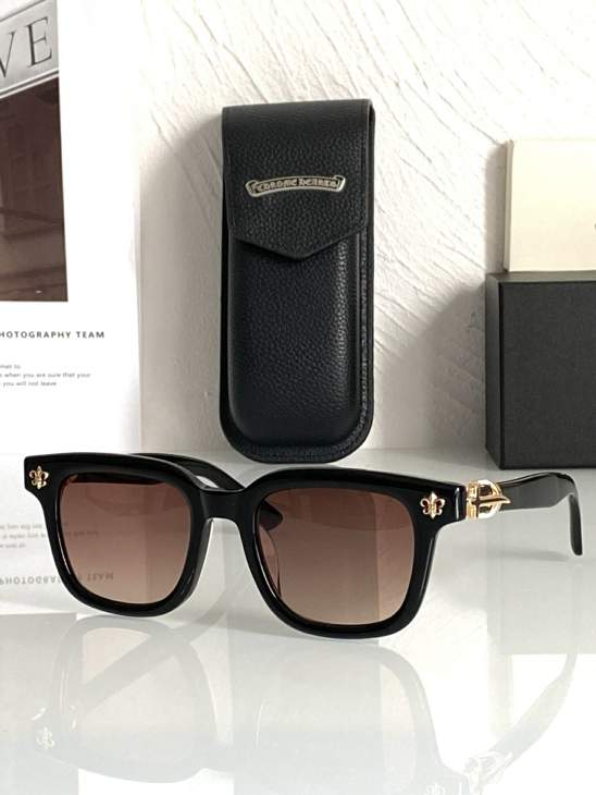 Picture of Chrome Hearts Sunglasses _SKUfw73376370fw